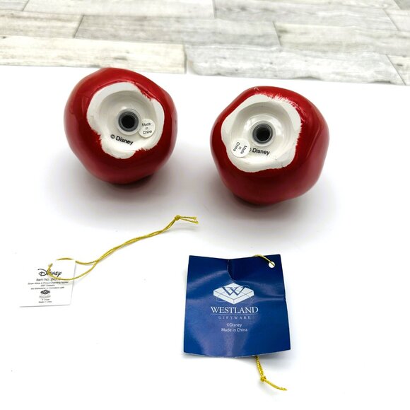 NIB Disney Snow White & Prince Charming Apple Magnetic Salt & Pepper Shakers - Picture 12 of 12